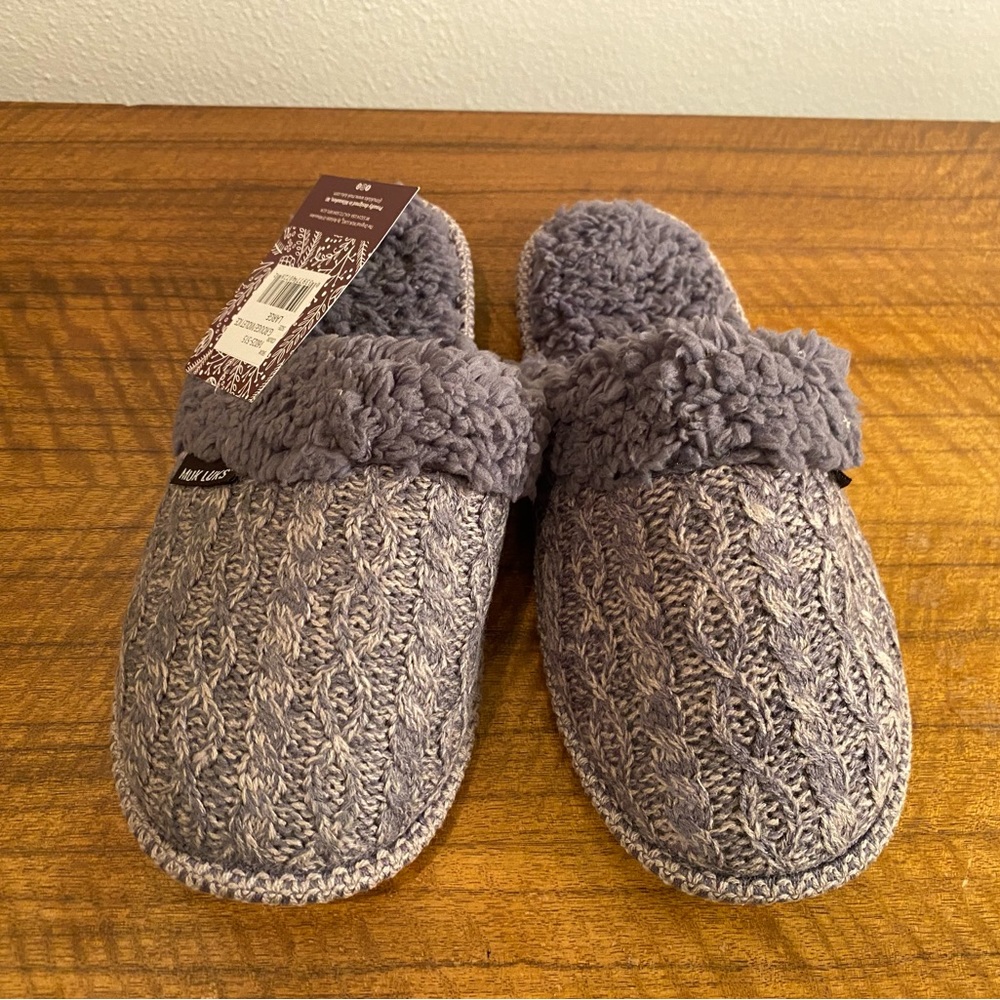 NWT Women’s Muk Luks Frida Scuff Slippers in Violet Ice color, size Large